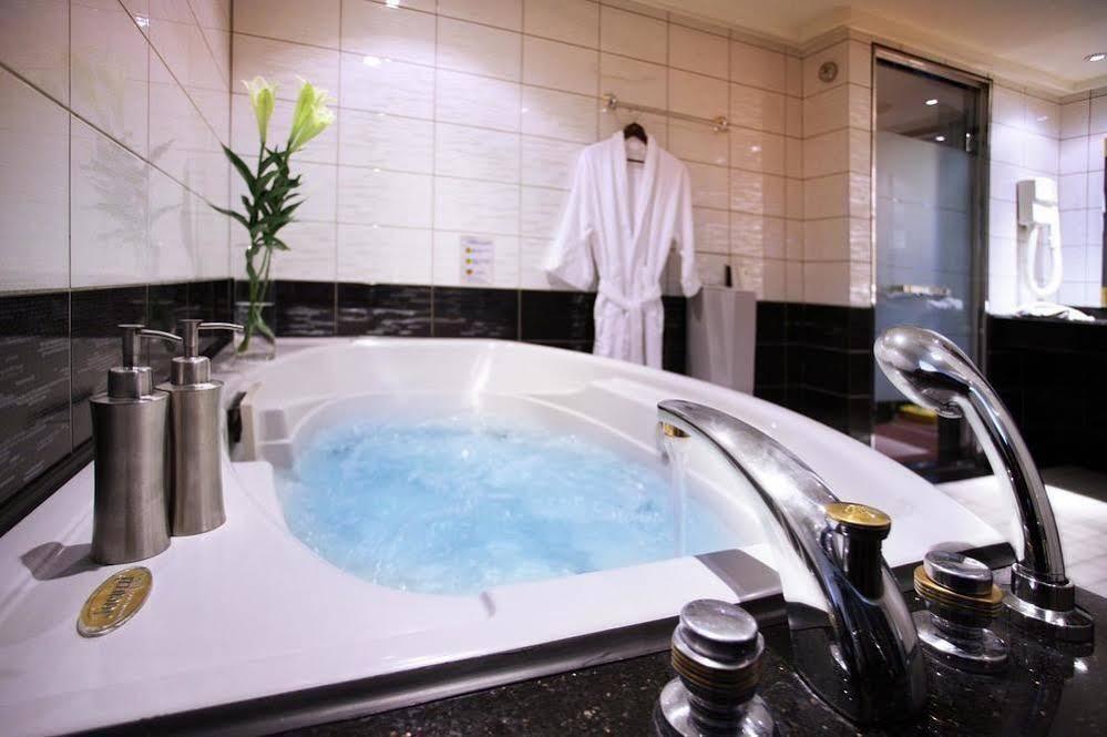 Kao Yuan Hotel - Zhong Zheng Taizhong Zewnętrze zdjęcie