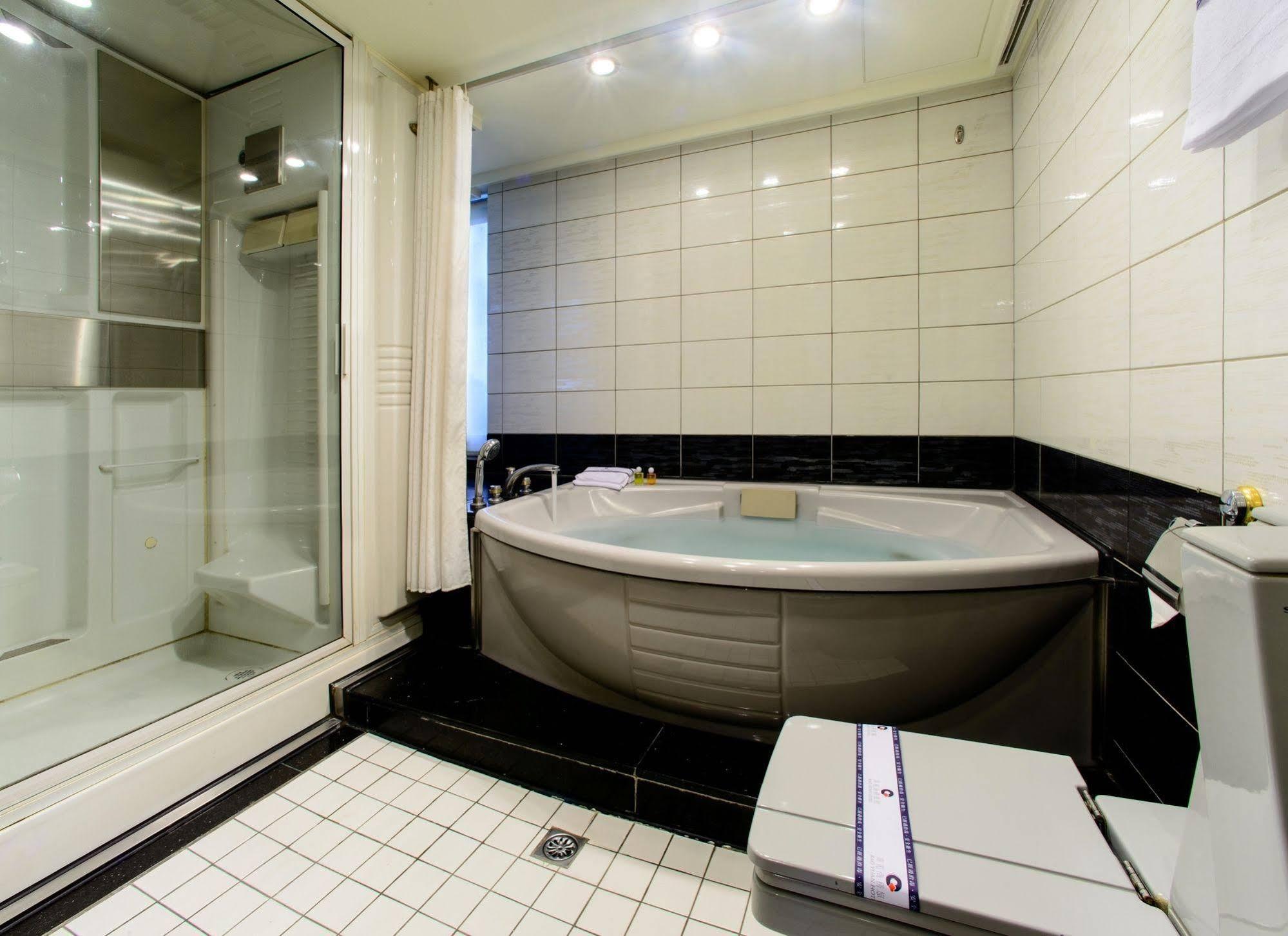 Kao Yuan Hotel - Zhong Zheng Taizhong Zewnętrze zdjęcie