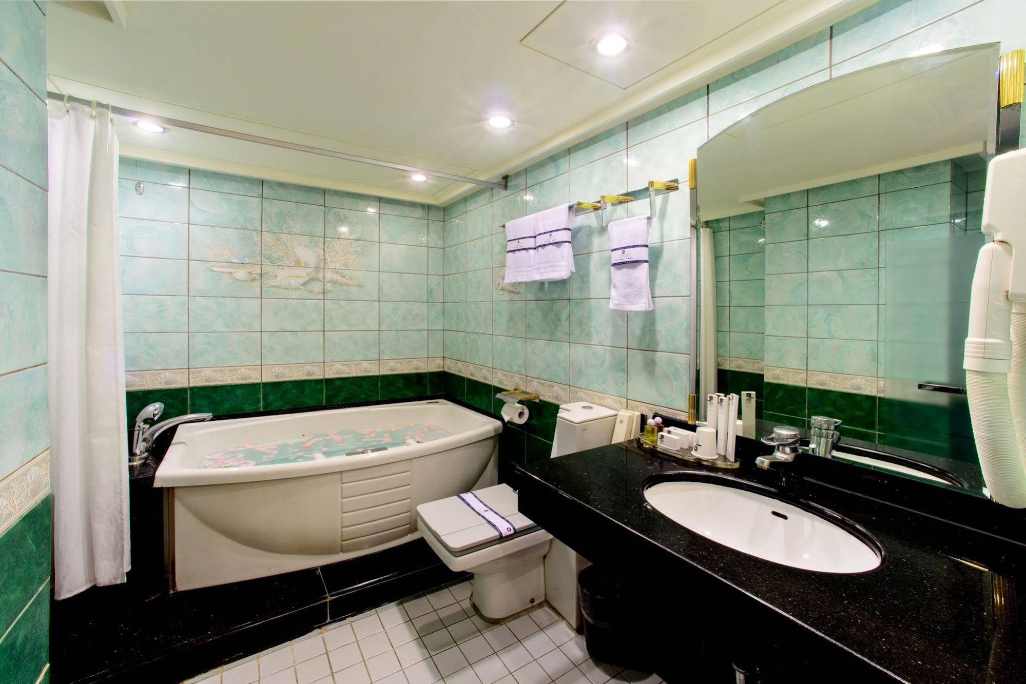 Kao Yuan Hotel - Zhong Zheng Taizhong Zewnętrze zdjęcie